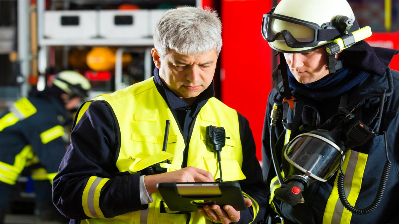 17) Senior officers in fire, ambulance, prison and related services £47,747